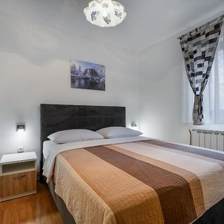 פוליאנאק House Elena - Apartment-4 מראה חיצוני תמונה