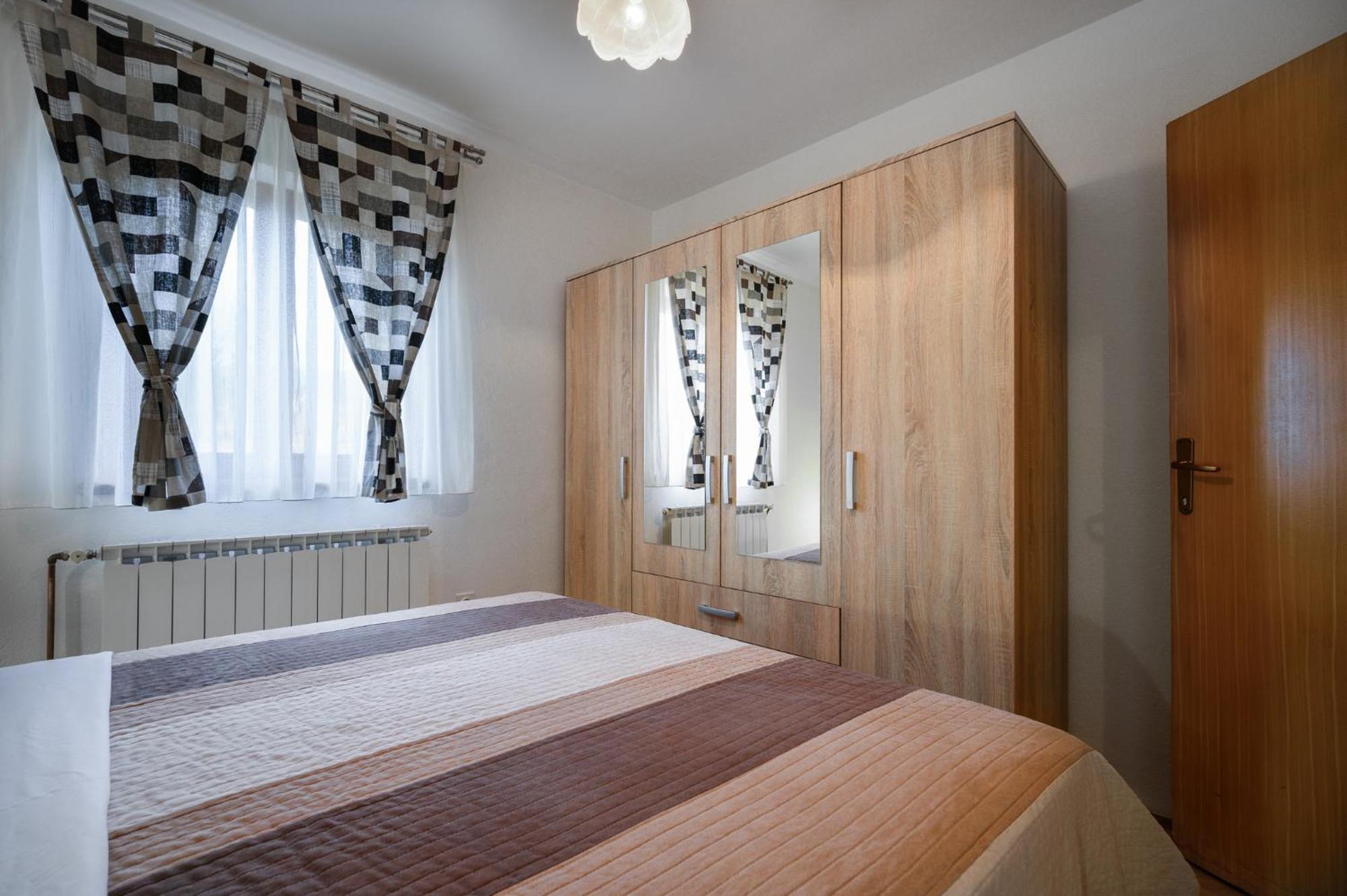 פוליאנאק House Elena - Apartment-4 מראה חיצוני תמונה
